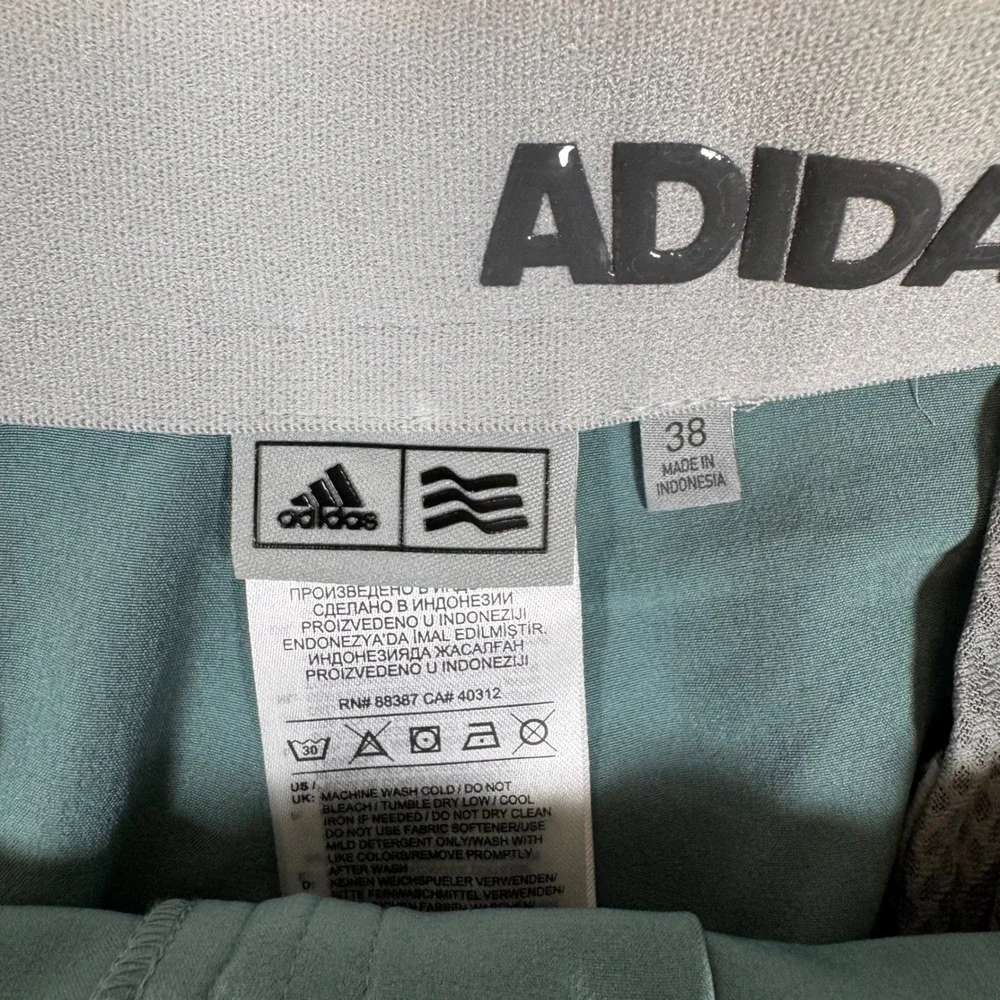 Adidas Mens ULT 365 Short Golf Shorts Size 38 Green Flat Front Chinos‎